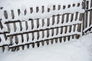 Reasons You Should Install Your Fence in the Winter